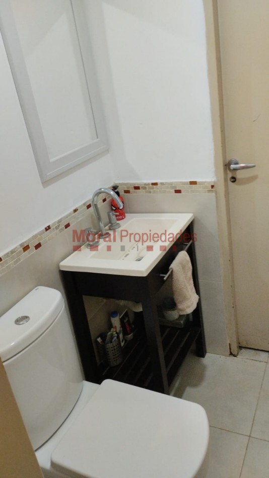 IMPECABLE CASA CON PILETA EN VENTA