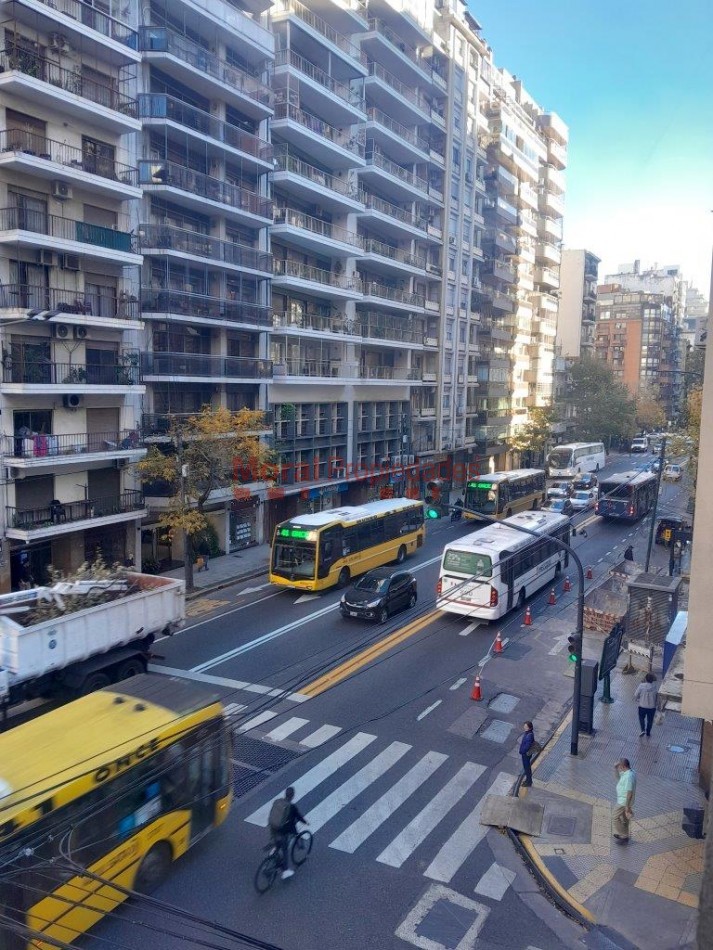 4 AMB en Esquina / EDIF CATEGORIA