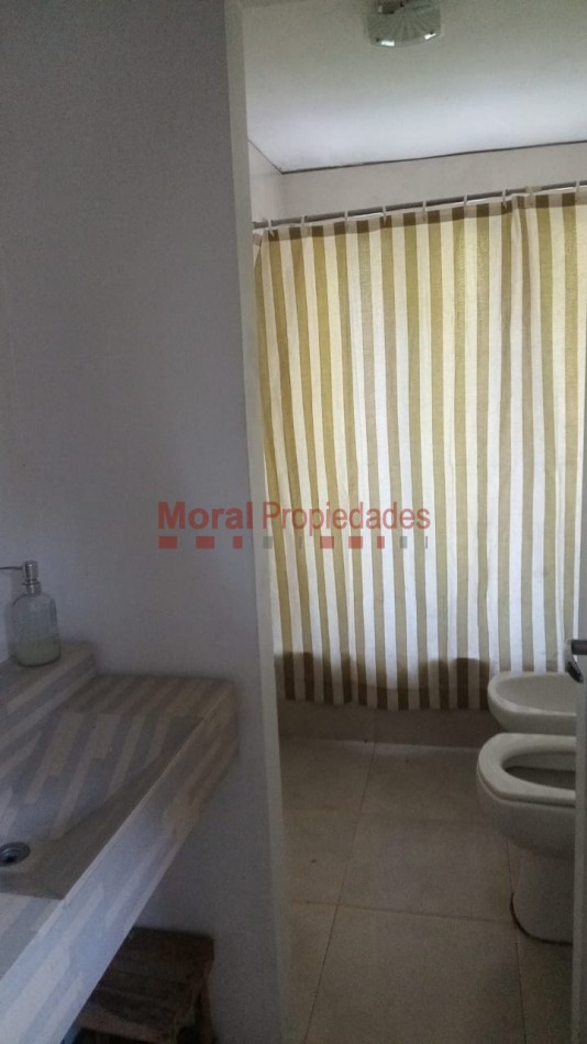 IMPECABLE CASA CON PILETA EN VENTA