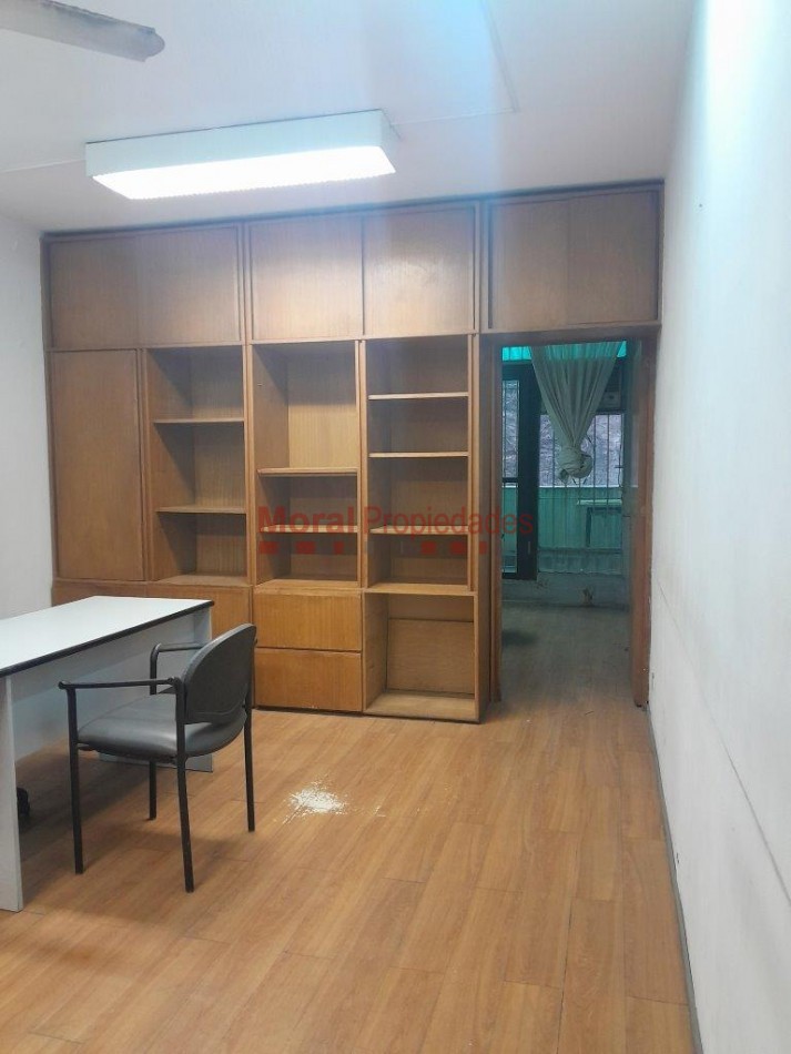 TRIBUNALES. OFICINA C/ PATIO BALCON