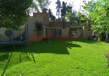 IMPECABLE CASA CON PILETA EN VENTA